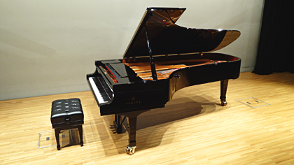 YAMAHA CF-IIIS